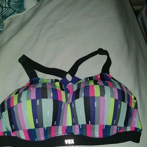 Victoria's Secret VSX Sports Bra 36C
