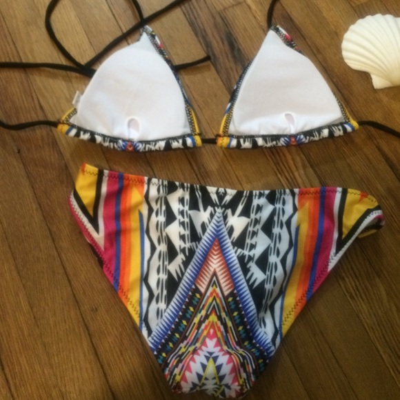 🆕Tribal Triangle Bikini - Picture 3 of 4