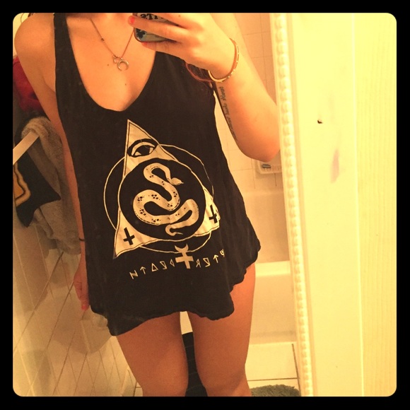 Graphic tank
