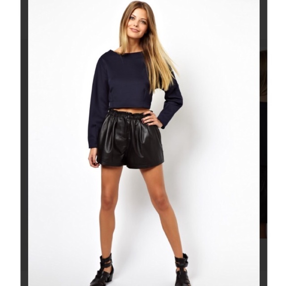 ASOS Premium Crop Top with Ovoid Sleeve - Navy - Picture 2 of 7