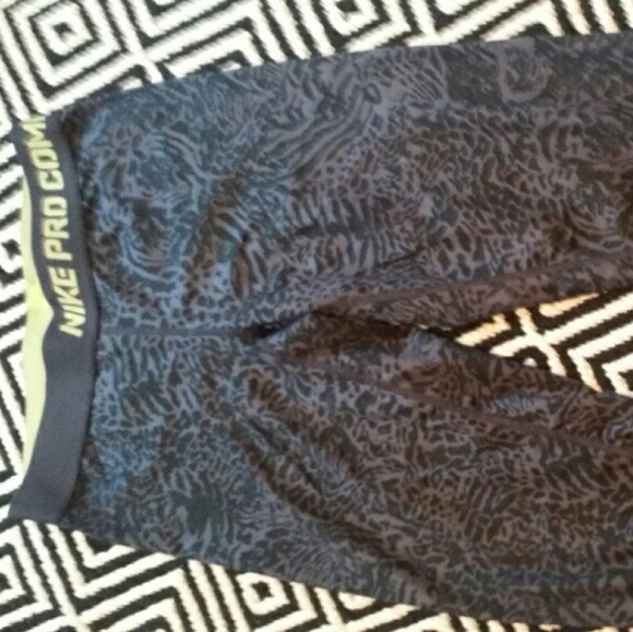 Nike leopard combat capris