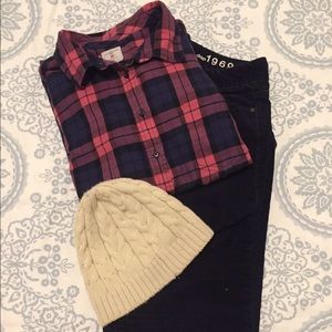 Gap medium plaid boyfriend button down