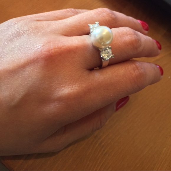 Pearl cubic zirconia silver ring - Picture 2 of 2