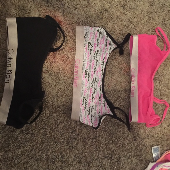Calvin Klein sports bra size 8 to 10 child