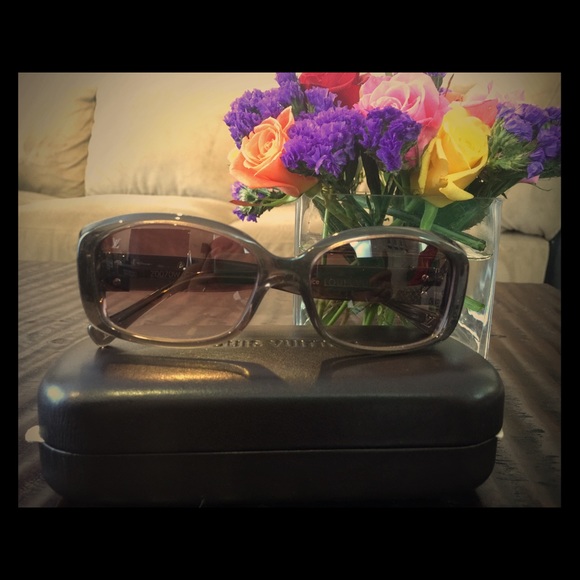 Louis Vuitton sunglasses - Picture 1 of 4