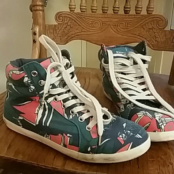 Cute, Fun, Hightops! - Picture 2 of 2