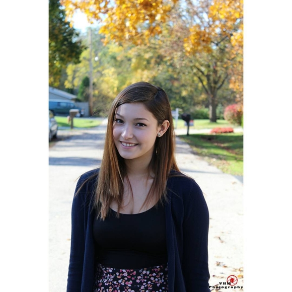 Meet your Posher, Jennifer - Picture 1 of 1