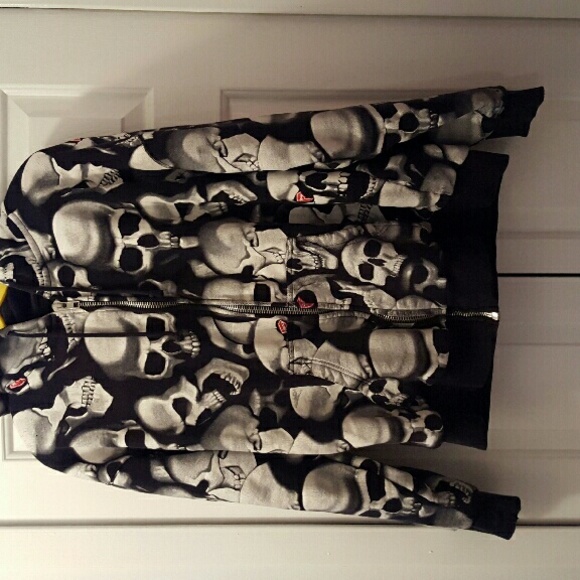 Skull zip up hoodie