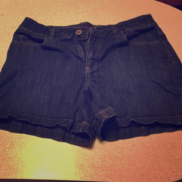 Blue jean shorts - Picture 1 of 3