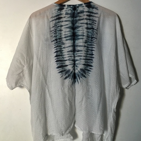 Roxy lightweight coverup - Picture 3 of 4