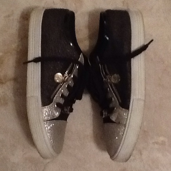 💥💥💥 Michael Kors shoes must go make an offer ✨✨ - Picture 2 of 4