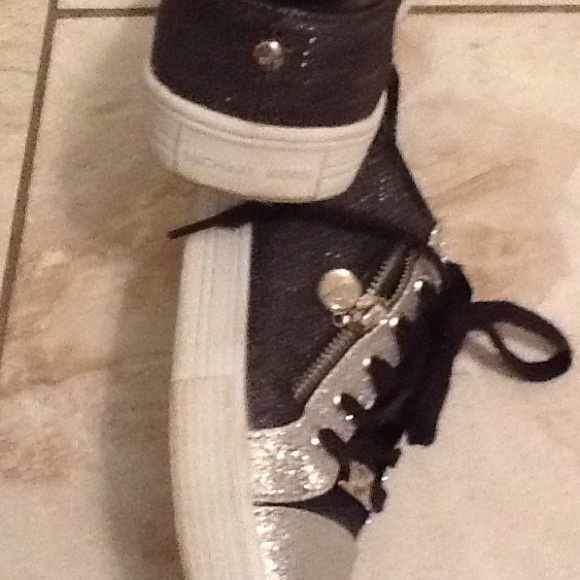 💥💥💥 Michael Kors shoes must go make an offer ✨✨ - Picture 4 of 4