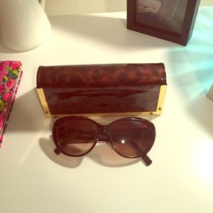 Tory Burch cat eye sunnies! Beautiful tortoise!