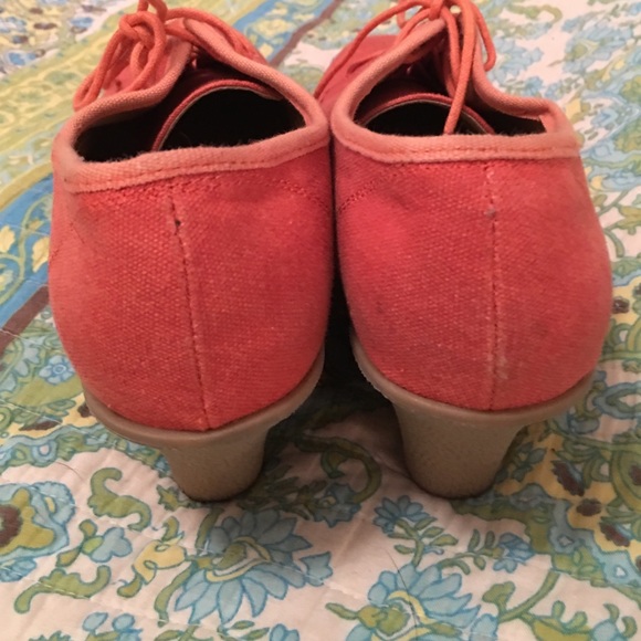 Last Chance 💜 Red Wedges Urban Outfitters - Picture 3 of 4