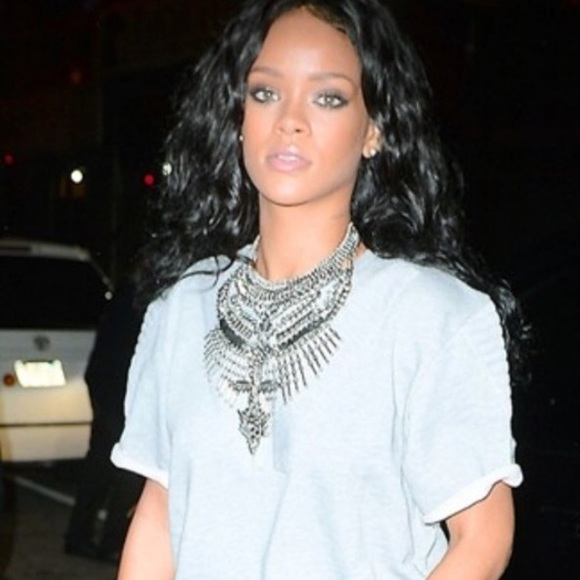 ✨Beyoncé Silver and Crystal Statement Necklace✨ - Picture 2 of 4