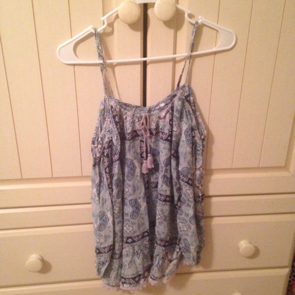 Cold shoulder top