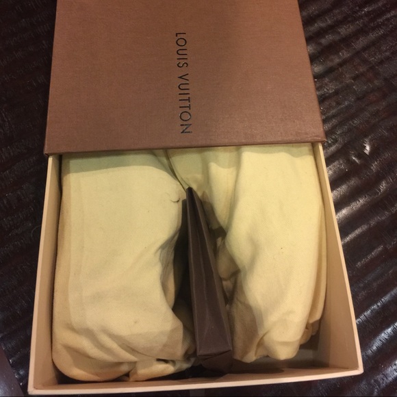 Authentic Louis Vuitton sneakers - Picture 3 of 3