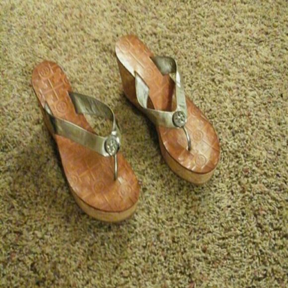 Authentic  Tory Burch Silver thong wedge sandals