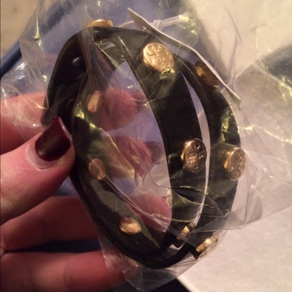 Tory Burch Black and Gold Wraparound bracelet - Picture 3 of 4