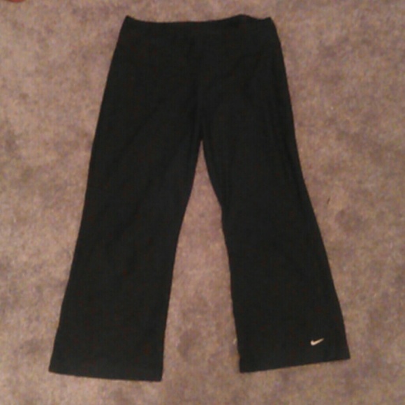 Nike Cropped Yoga