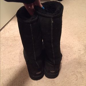 Sold Black tall uggs