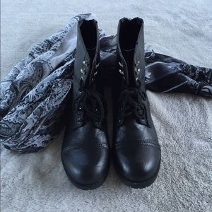 🎉PRICE DROP🎉 Combat boots.