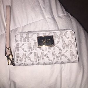 Michael kors wristlet authentic