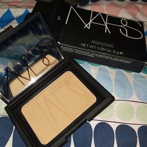 Nars face powder laguna