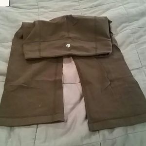 Lululemon bootleg capris