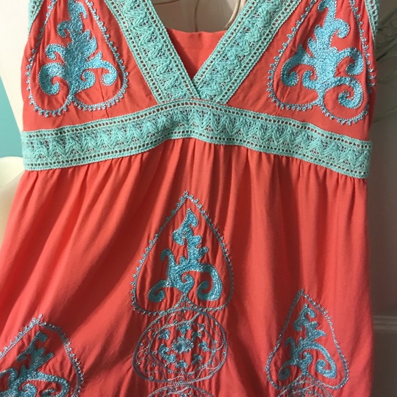 Adorable top - Picture 3 of 3