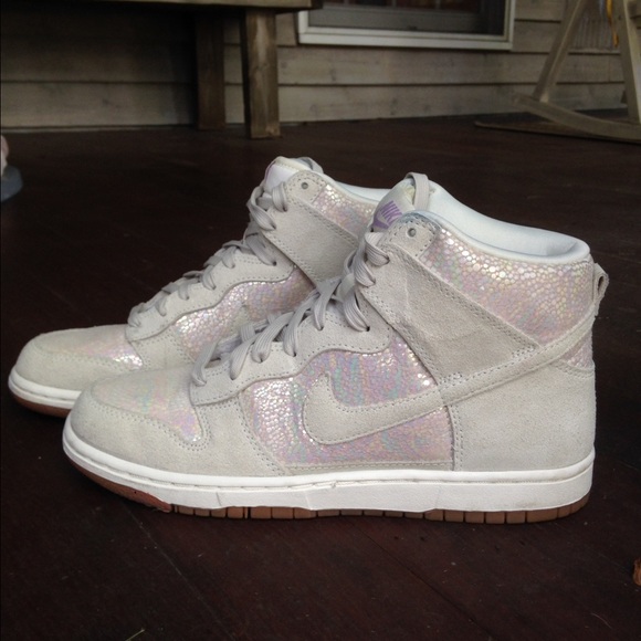 Women's Nike High Dunk Iridescent, size 9