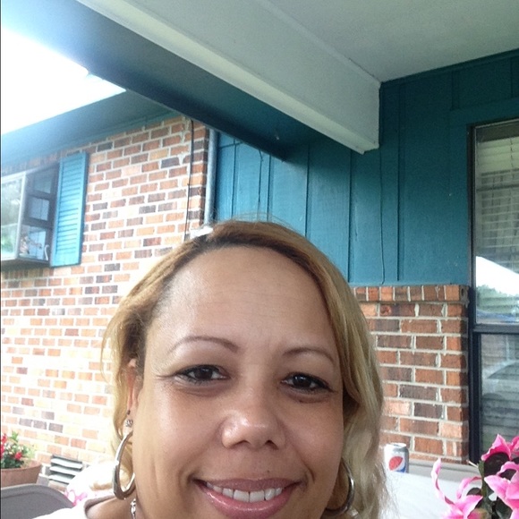 Meet your Posher, Constance - Picture 1 of 1