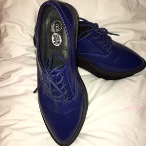 Blue Oxford Style Flatform Shoes.