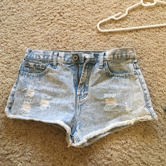 Denim washed light blue cutoff shorts