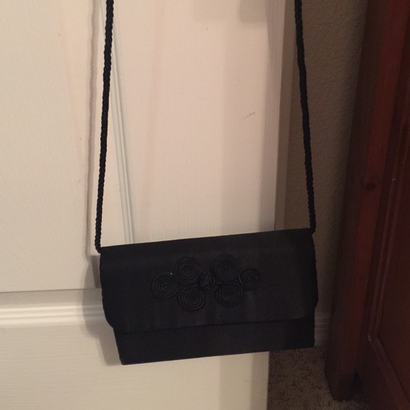 Black Clutch Purse with Optional Strap - Picture 2 of 4