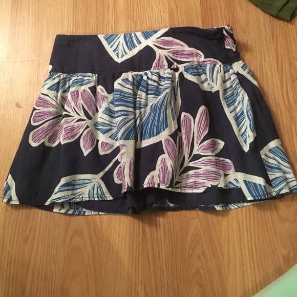 NWOT cute skirt.