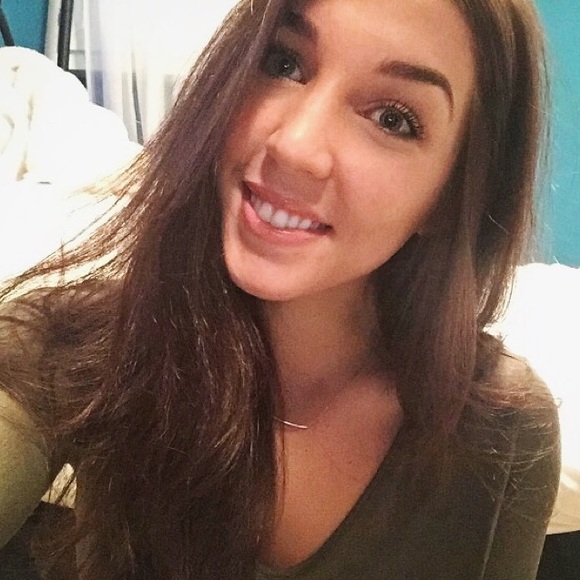 Meet your Posher, Christina
