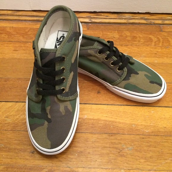 VANS 106 Vulc Skate Shoe in Camo
