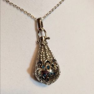 Silver Aromatherapy Diffuser Necklace