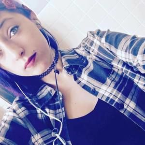 Meet your Posher, Caitlyn