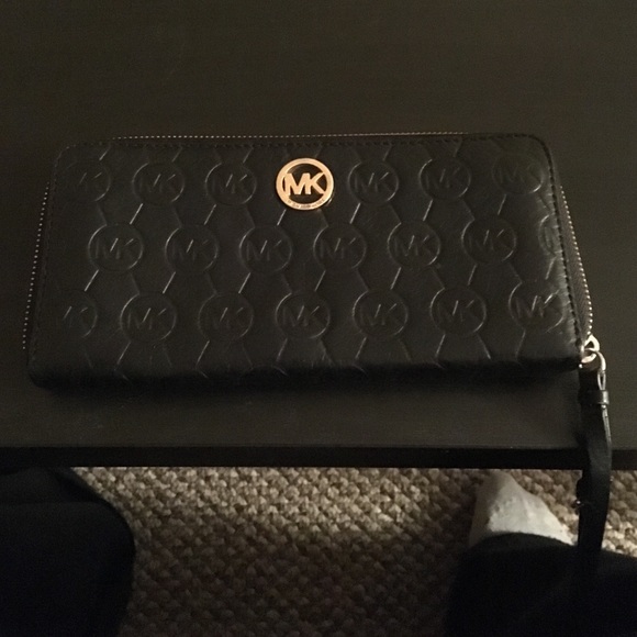 Michael Kors wristlet wallet