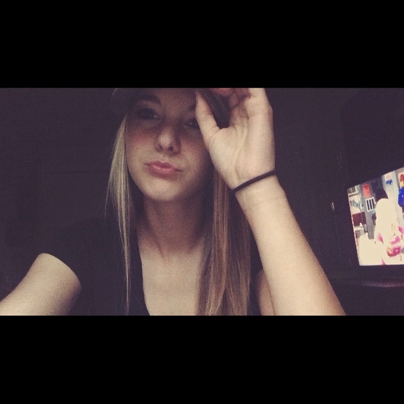 Meet your Posher, Haley - Picture 1 of 1