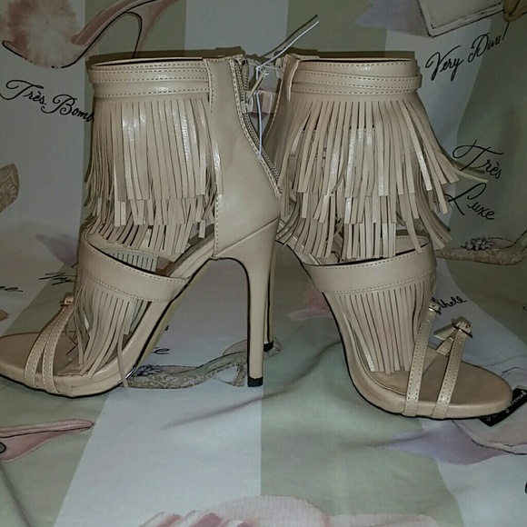 Liliana fringe open toe buckle heels size 5.5 NWOT