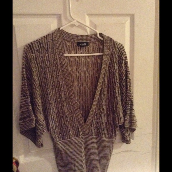 Short sleeve top