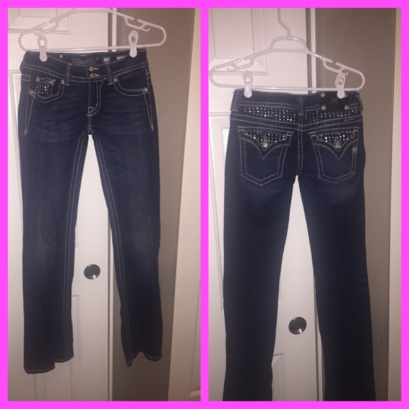 SOLD! Miss Me jeans like new - Picture 2 of 4