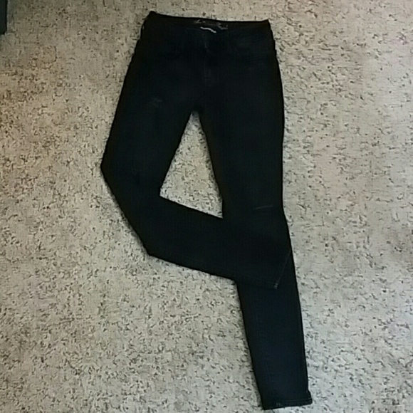 American Eagle Outfitters Pants - Ripped black skinny jeans