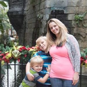 Meet your Posher, Elizabeth