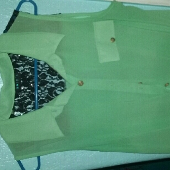 Button down blouse - Picture 2 of 3