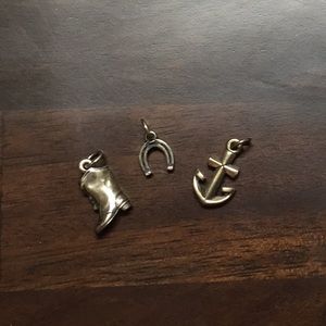 horseshoe charm!