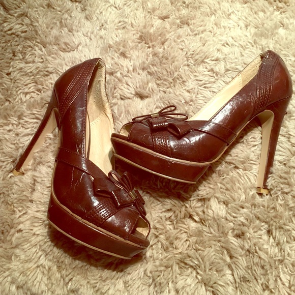 Liliana brown bow platforms